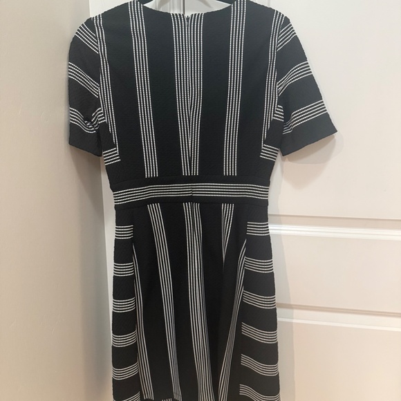 Black House White Market- Striped Stretch Dress. Size 6. New with Tags - Picture 2 of 4